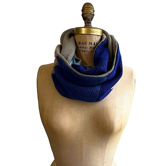 Blue and Tan Reversible Knitted Infinity Scarf with button up patch pocket - Picture 5 of 9
